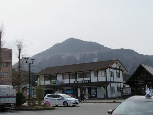 目の前にドーンと聳える武甲山