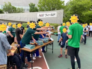 就労体験でインクルーシブスポーツフェスタの受付