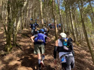 熊森山山頂へと続く超急登との最後の戦い