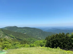 パラグライダー離陸場からの展望（天文台のある堂平山）