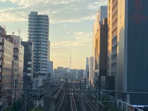 朝もやに煙る東京スカイツリー