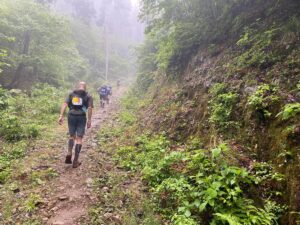 沢が涸れると、超急登が始まる