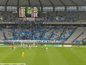 横浜FCの攻勢に立ちはだかるヴェルディ守護神&DF陣