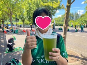 天下御免の緑色に染めた家内×ヴェルディグリーンのクラフトビール