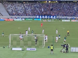 ゼルビアのFKは守護神GKマテウス選手がキャッチ