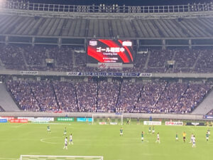 オフサイドのVAR確認中