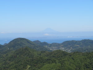 東京湾の向こうに富士山