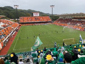 上から見下ろすような感じで眺めるピッチ