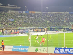 MF松橋選手の最初の折り返し